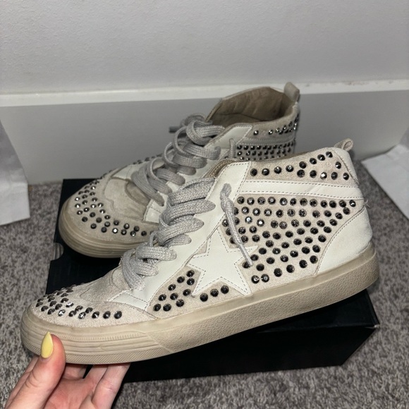 Shu Shop Severine Silver Sneaker - Picture 3 of 6